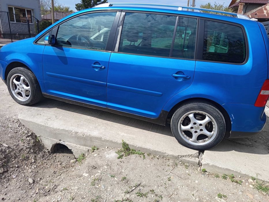 Se vinde autoturism