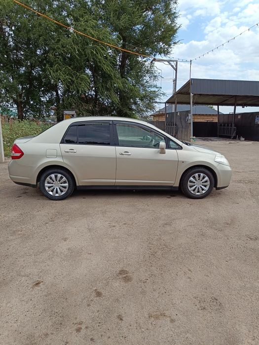 Ниссан тиида 1,5 литр.