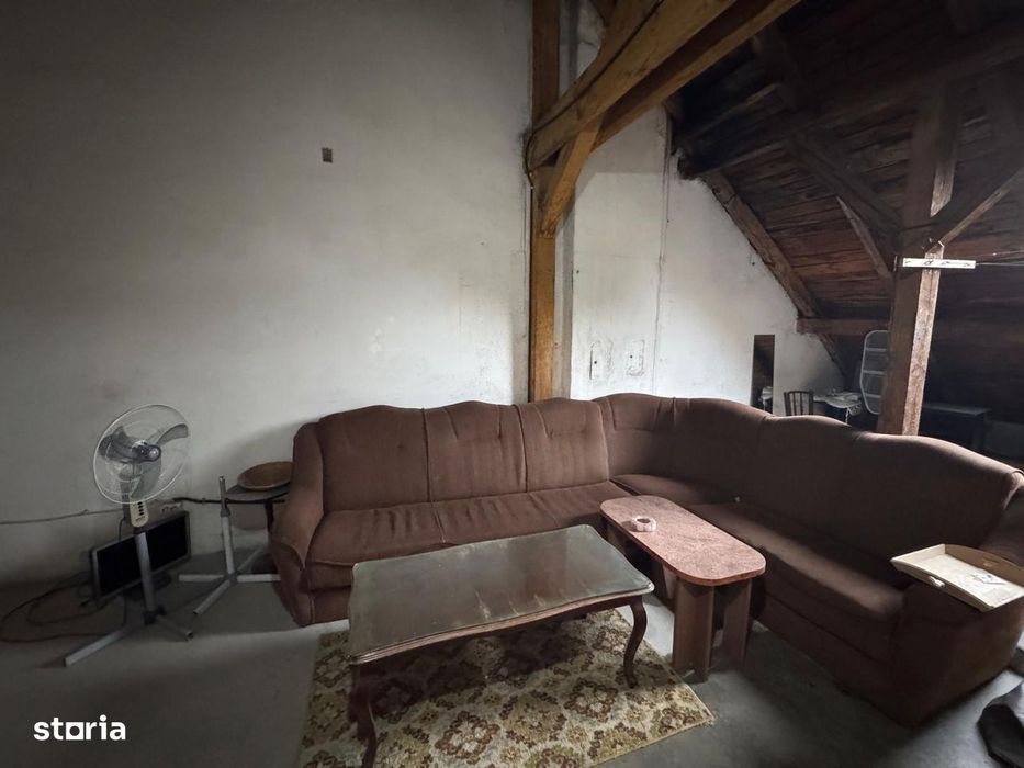Inchiriere apartament mansarda 5 camere vila curte Cotroceni metrou