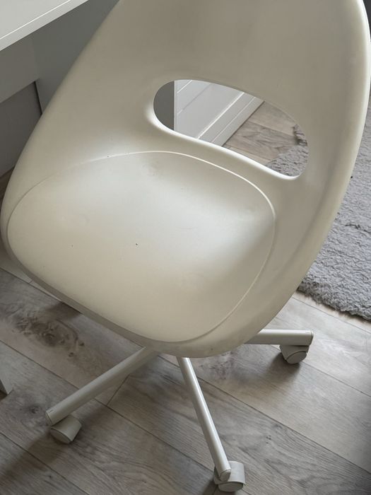 Продам стол и стульчик IKEA