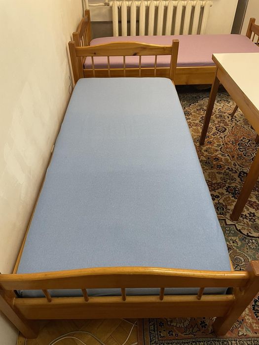 Продавам 2 броя легла с матраци