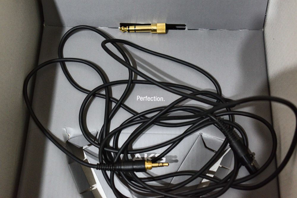 AKG K702 студийни слушалки