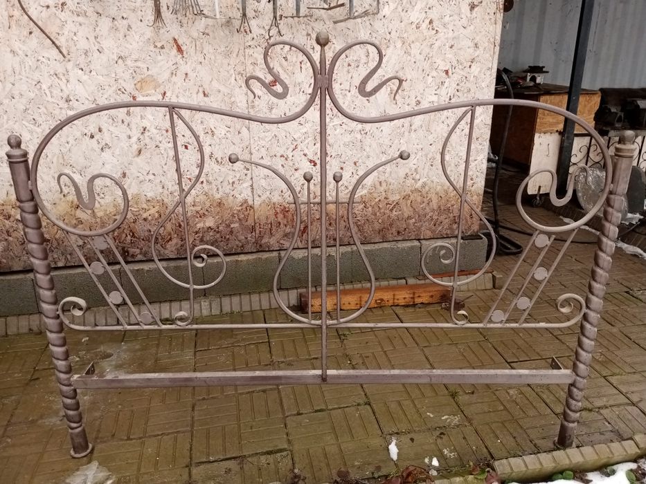 Кованая кровать бронза