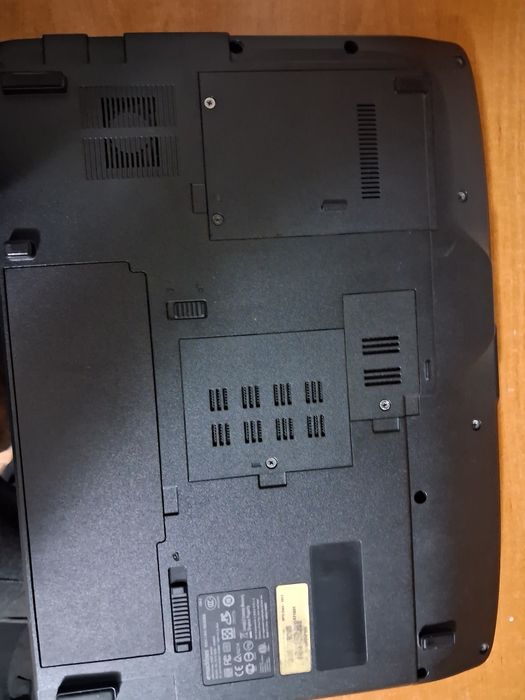 Продам старый ноутбук рабочий