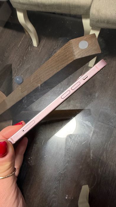 Iphone 15 128GB в перфектно състояние