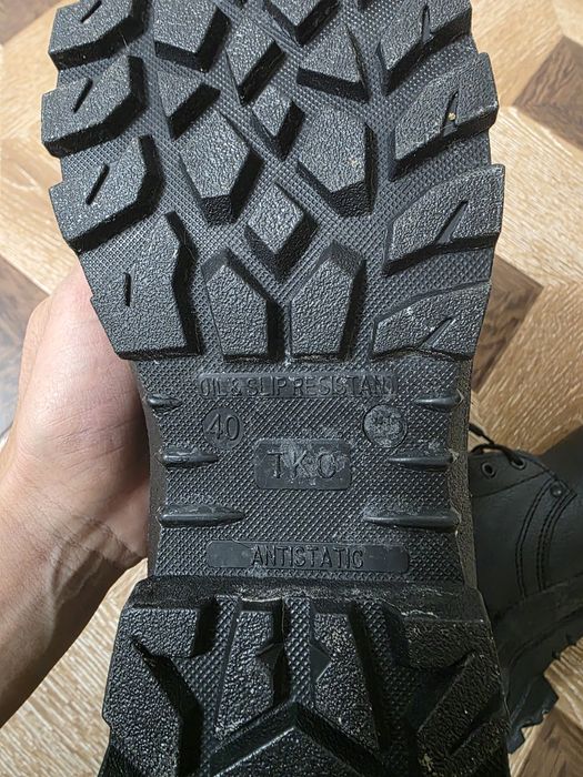 Продам зимный берцы новый