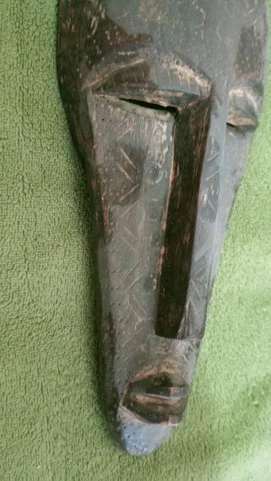 Masca africană lemn sculptat – stil tribal autentic