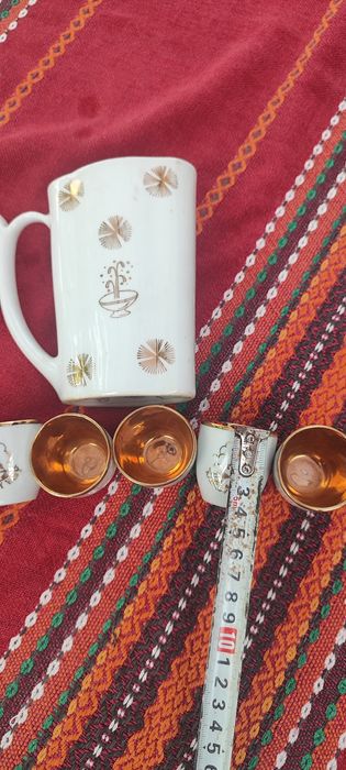 Антикварни съдове, чашки, кани, комплекти