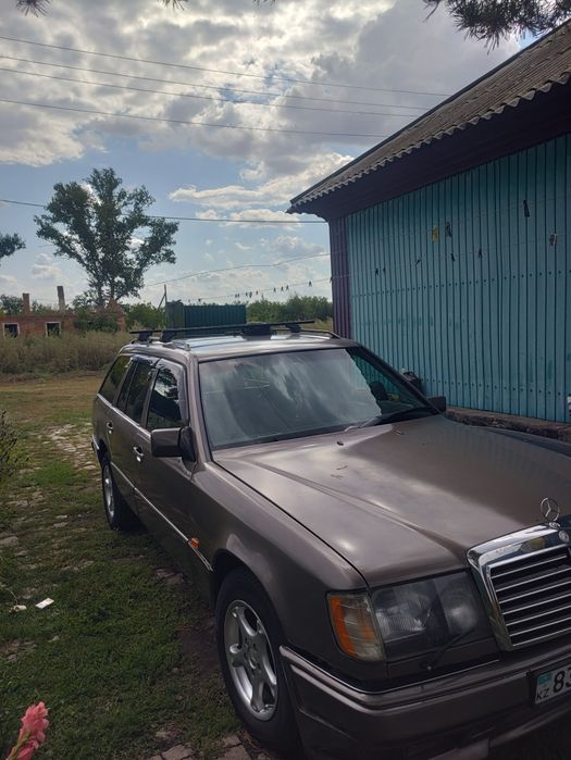 Мерседес Е300 универсал