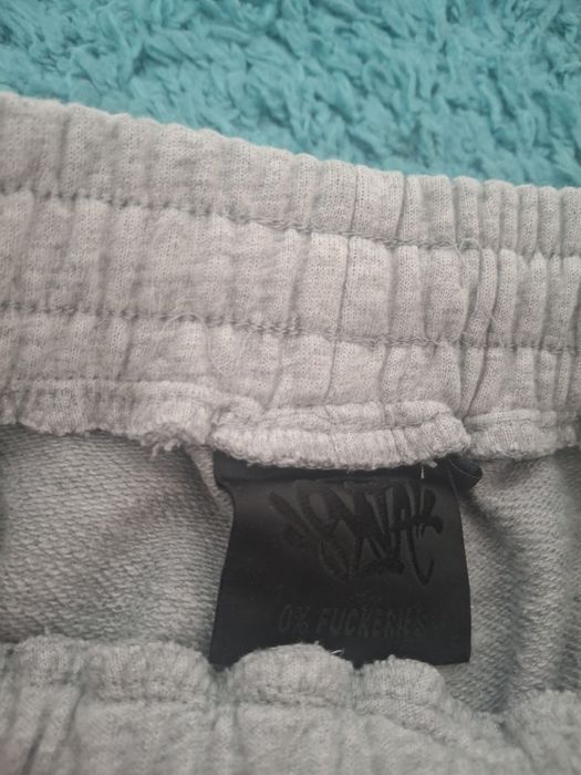 Pantaloni syna scurti