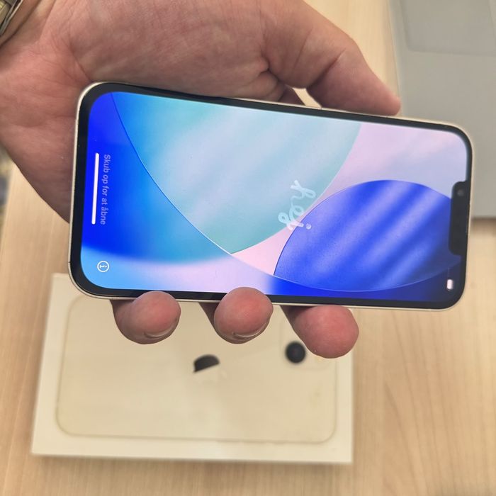 Продам Айфон 13 IPhone 13