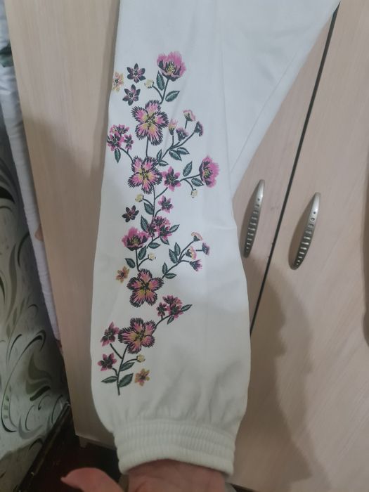 Костюм женский 48-50р в отличном состоянии