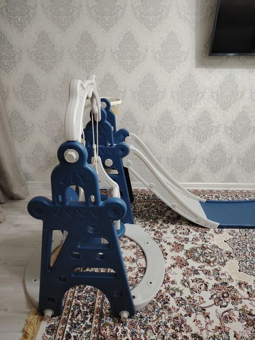 Детская горка с качелей