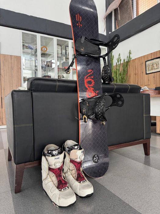 Продаётся комплект: сноуборд ботинки Австрия