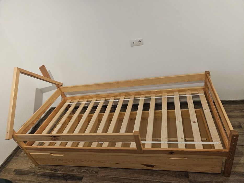 Pat montessori tip căsuța 90x200