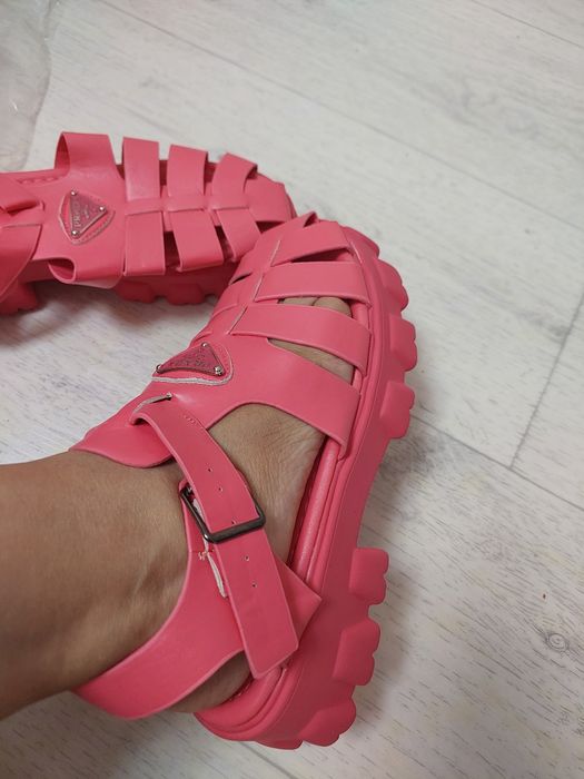 Продам басаножки новые яркие