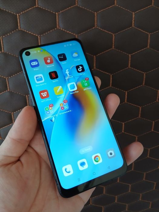 В продаже Oppo A74.