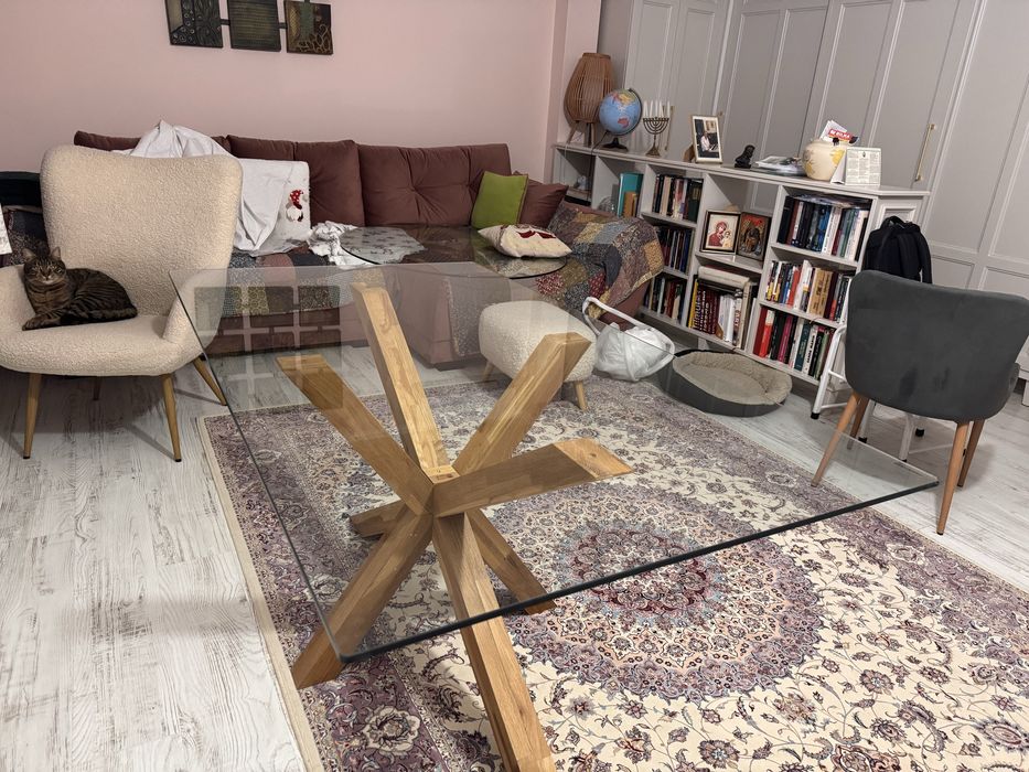 Masa JYSK cu blat din sticla securizata si suport lemn masiv