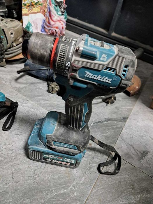 Шуруповерт Makita ( 855949 г. Кокшетау, ул. Абая 128, 21)