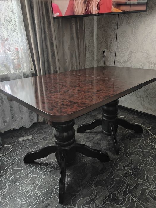 Продам гостевой стол