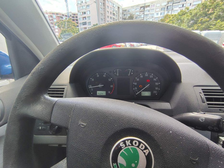Продавам Skoda Fabia