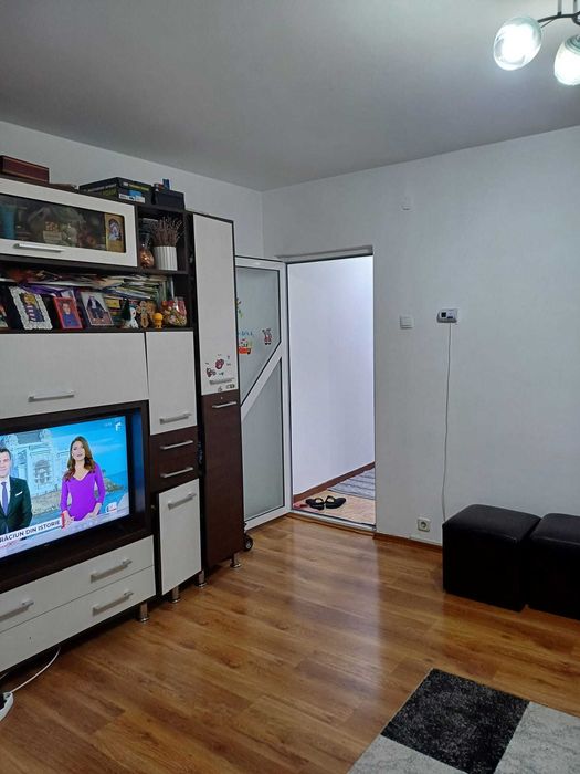 Apartament cu 2 camere etaj 3/sau schimb cu ap. 3 camere