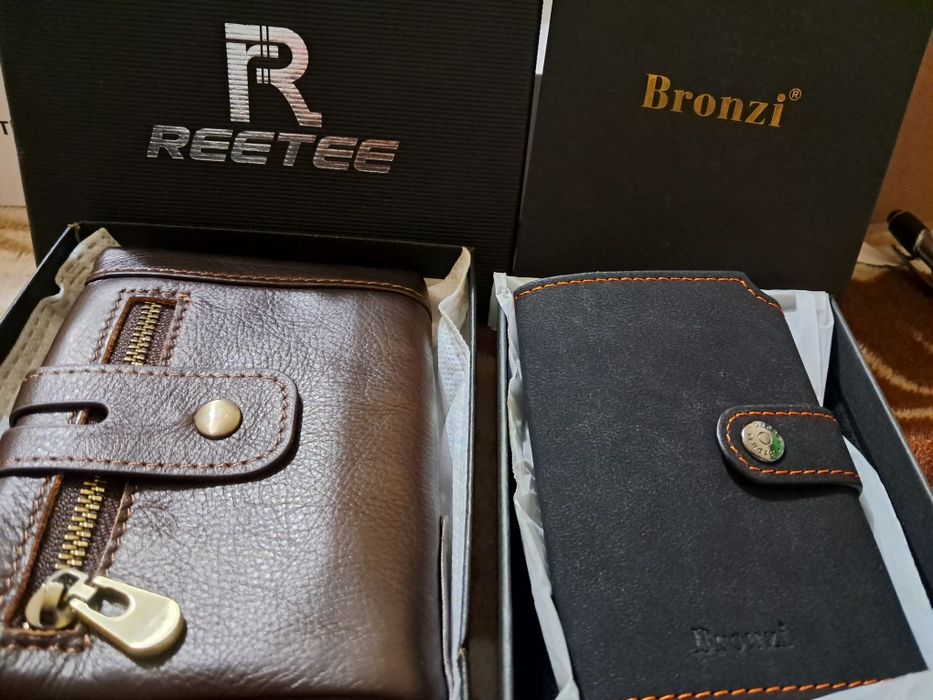 Portofel de piele maro și portofel de piele pentru carduri