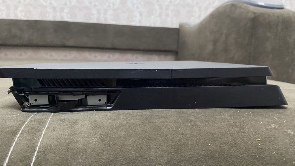 Продам PlayStation 4 Slim 1тр память