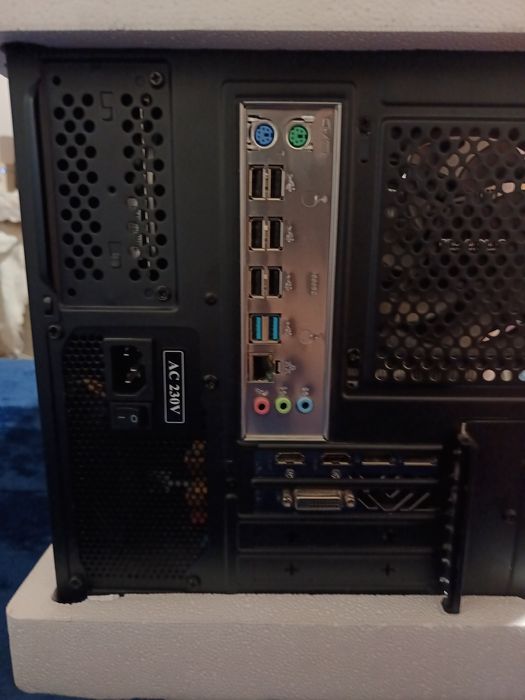 Calculator Gaming Xeon E5-2698 V3( PESTE i7 8700), 32GB DDR4, NVME 512GB + 500GB HDD, video Sapphire Radeon RX 580 NITRO+ 8GB GDDR5 256-bit vb in pv