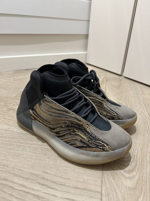 Yeezy Qntm Amber Tint