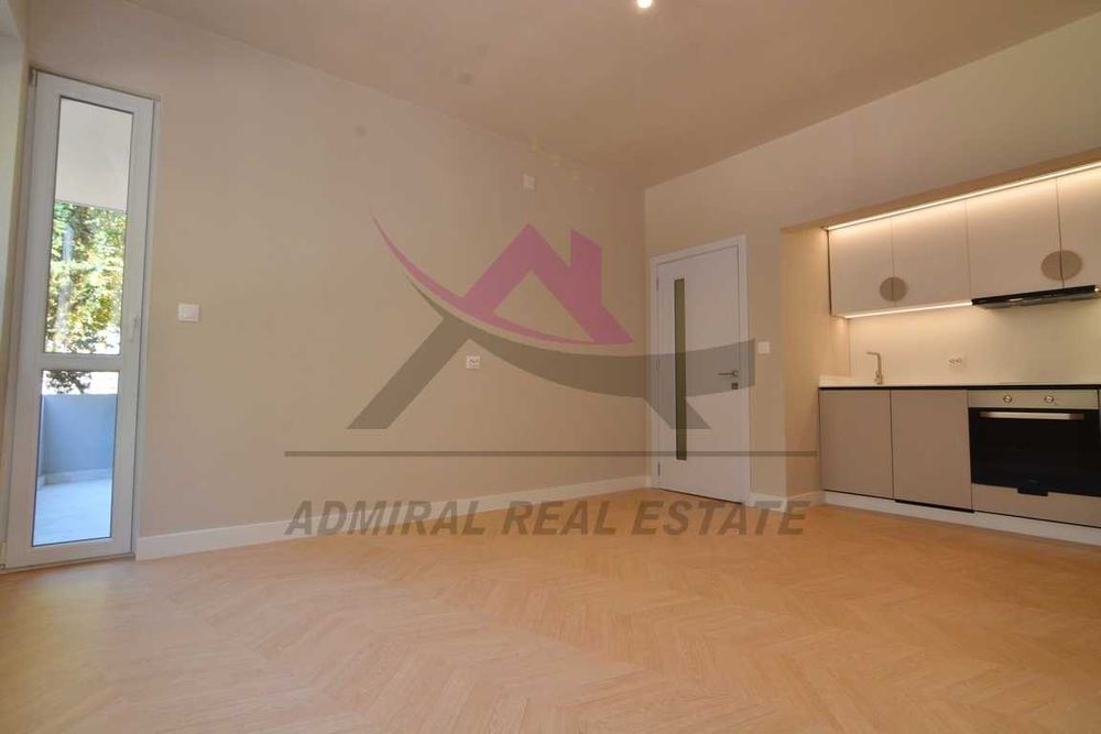 Продава се Тристаен апартамент в Варна, Гръцка махала - 109 кв.м за 3120 €/кв.м - Снимка #1