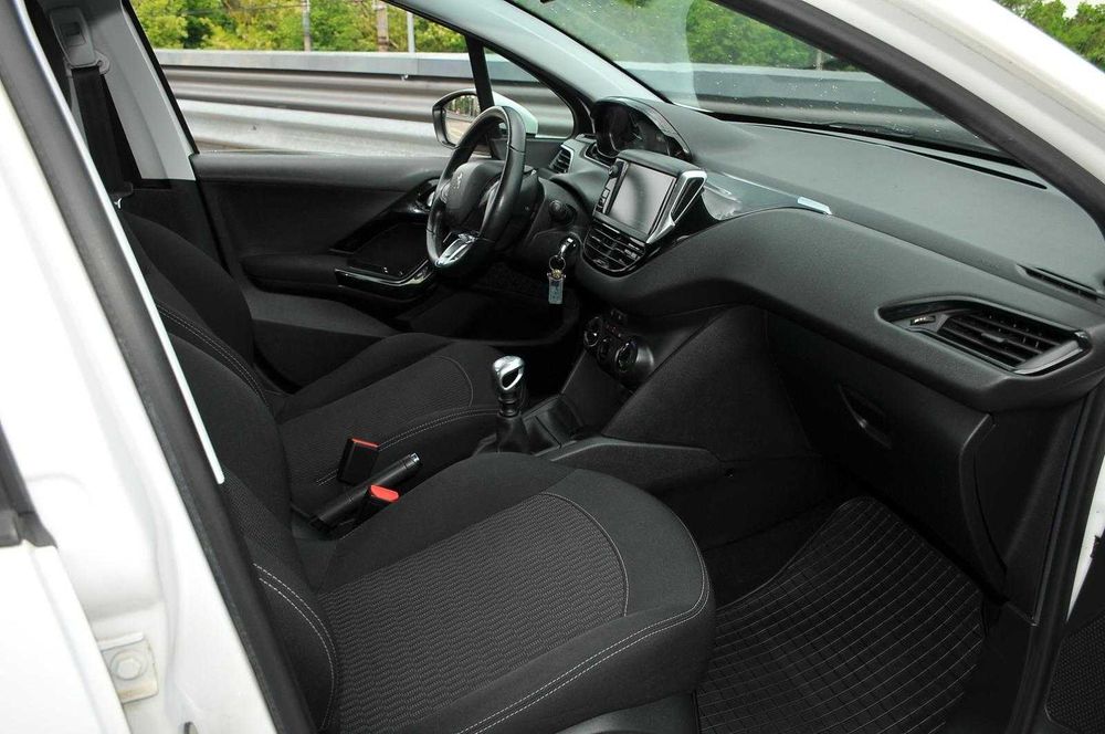 Peugeot 208,an fab 2018,1.5 diesel,bine intretinuta!