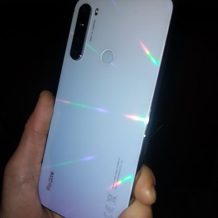 Продам сотовый телефон Redmy note 8