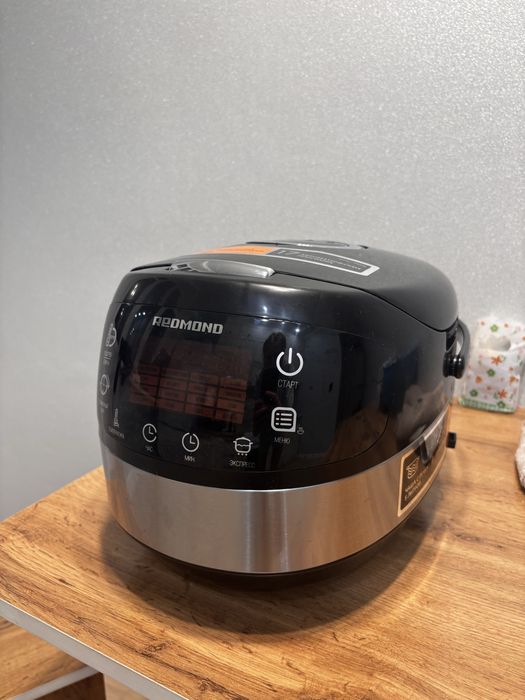 Мультиварка Redmond RMC-M95
