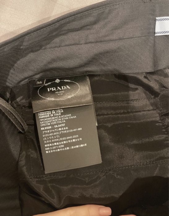 Pantaloni negri Prada