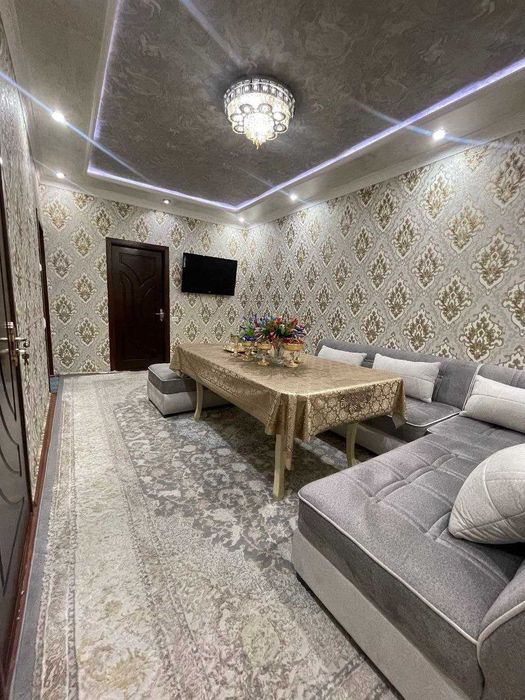 Продается 3/2/4 на Авиасозлар-3 дворец Авиастроителей 63 кв2 (R)