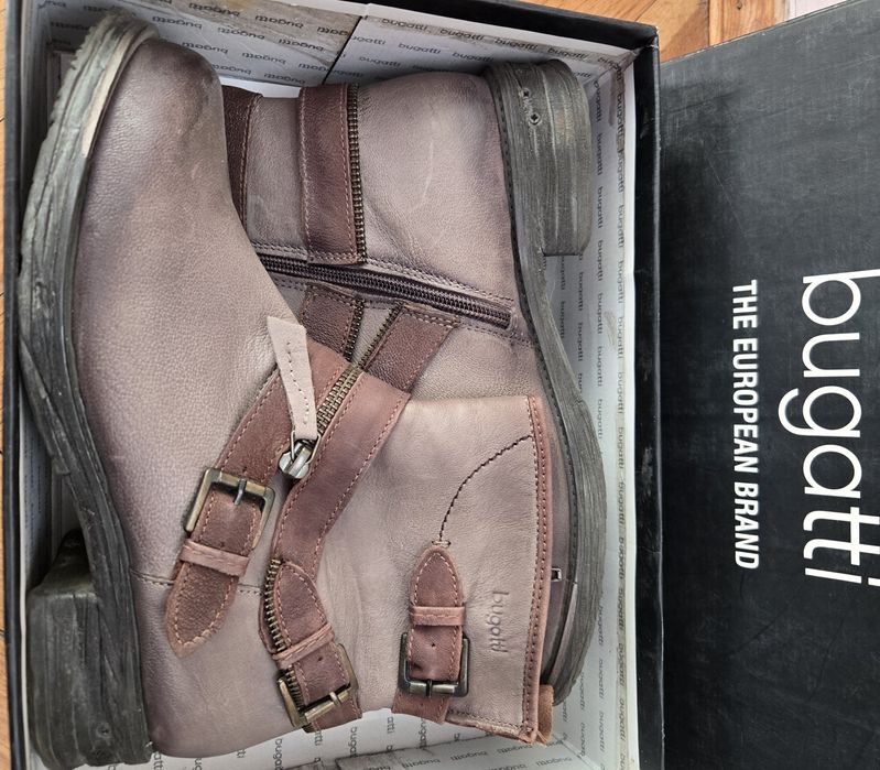 Кожени дамски боти Bugatti