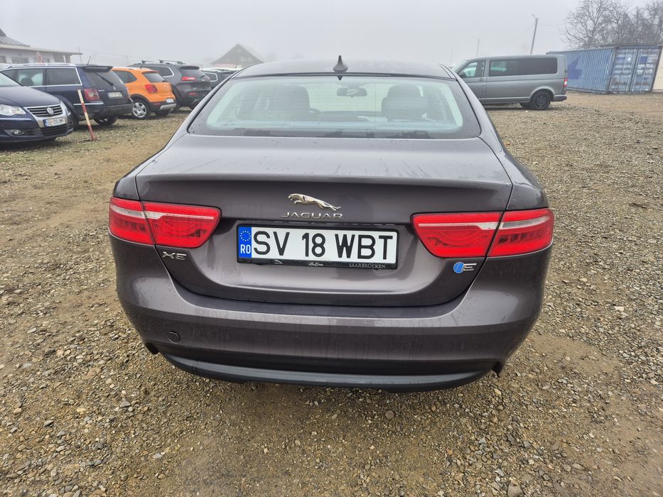 Jaguar XE  2.0 diesel 180 CP  cutie automată  2015