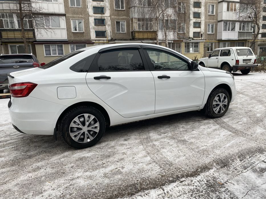 Продам Весту 2019 г