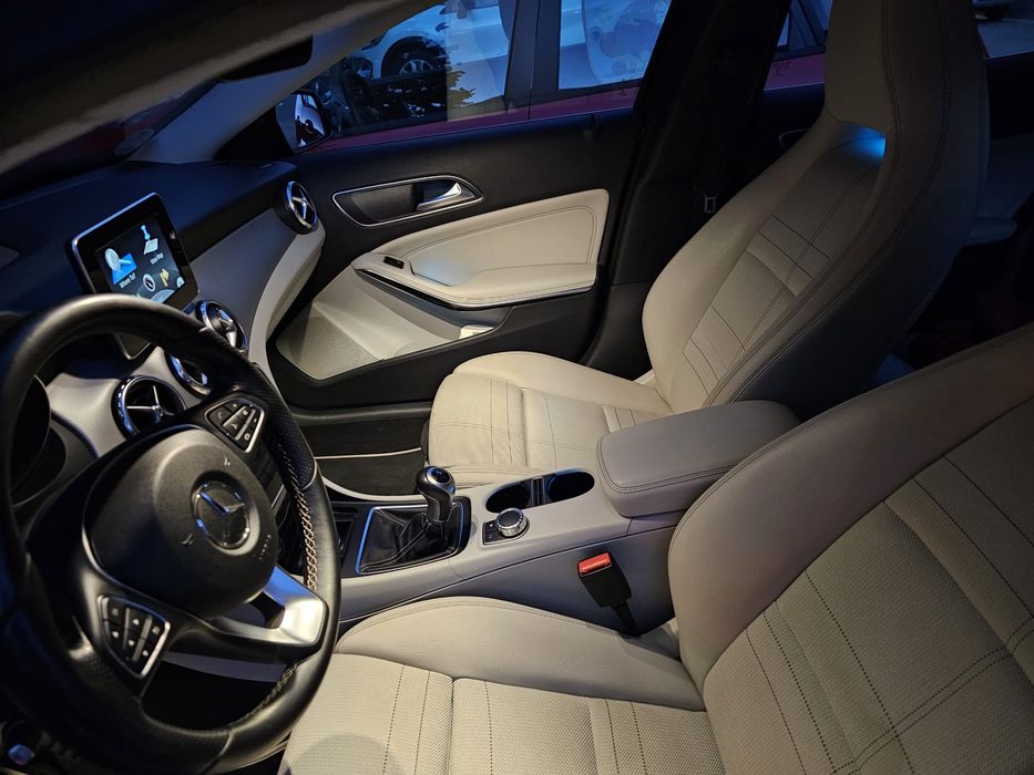 Mercedes-Benz GLA 200