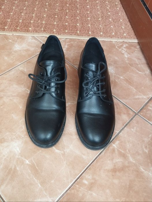 Дамски обувки  носени много малко