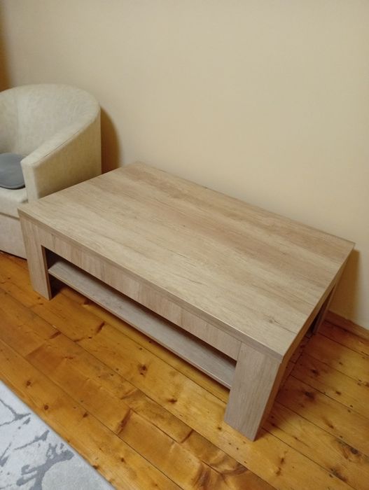 Vând măsuță sufragerie modernă in perfecta stare.