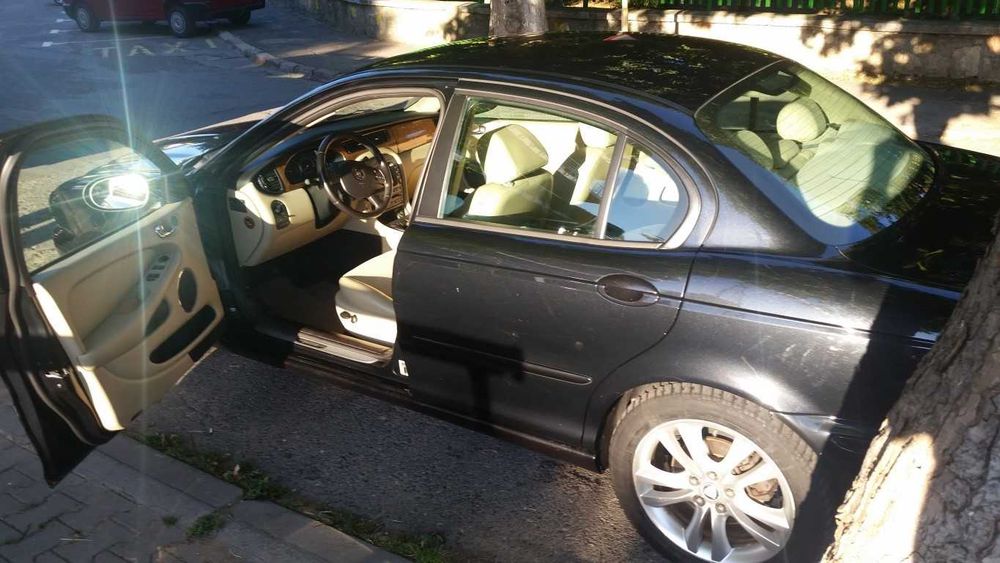 Jaguar X-Type