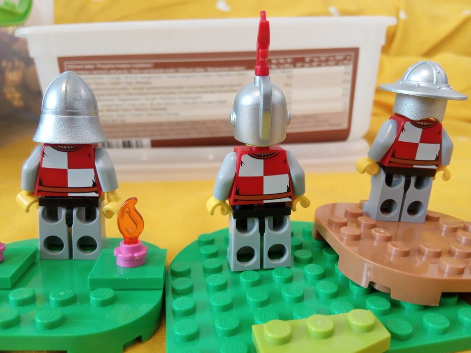 Lego Kingdoms Dragon Knights (cei verzi)