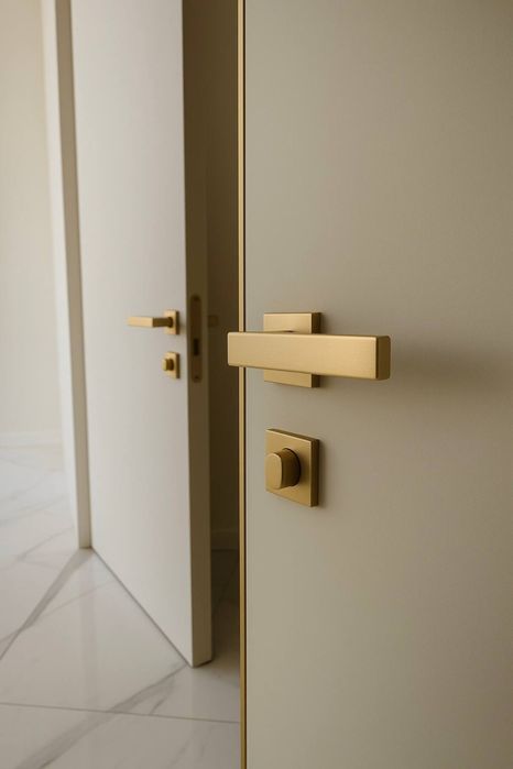 Скрытые двери! Стандардного размера в наличии имеются .(70/80) Россия!