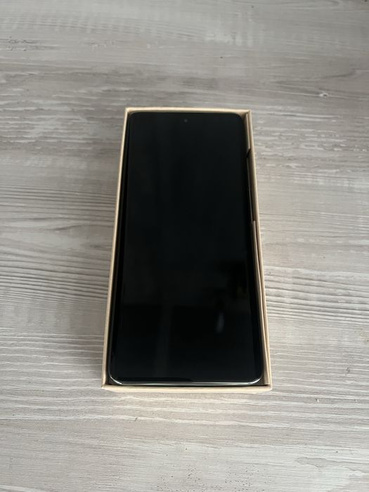 Motorola Edge 40 Neo 12RAM 256GB НОВ + Гаранция 23 м