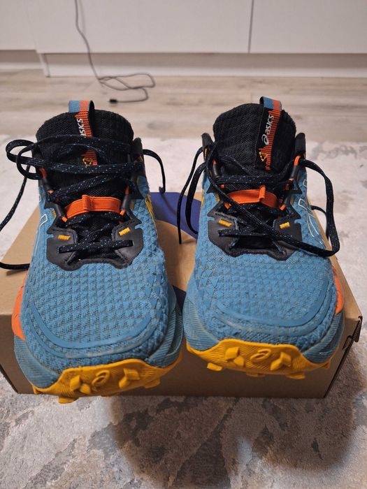 Asics Trabuco 13 - trail маратонски за планинско бягане 41.5-42 размер