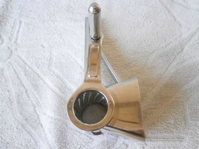 Ренде за твърди сирена WMF