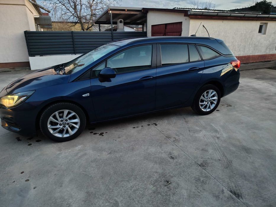 Opel Astra 1.2. benzina an 2020 TVA deductibil