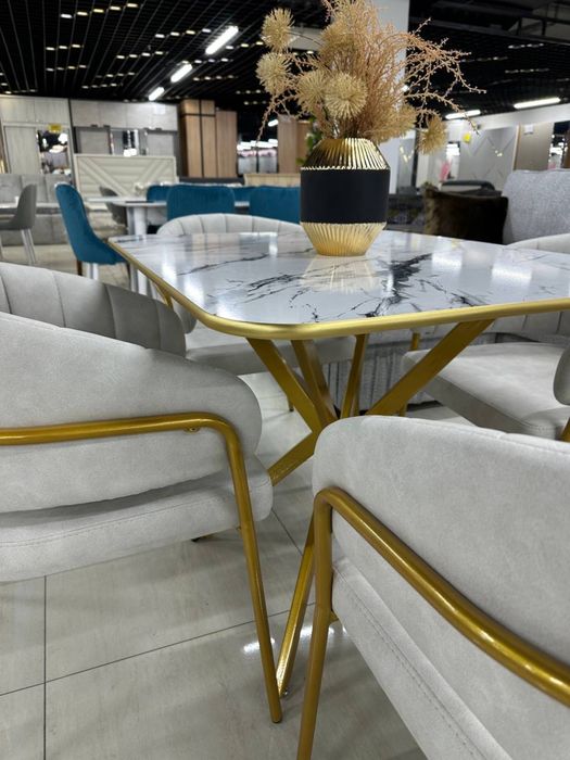 Комплект стол и стулья от Comfort Mebel